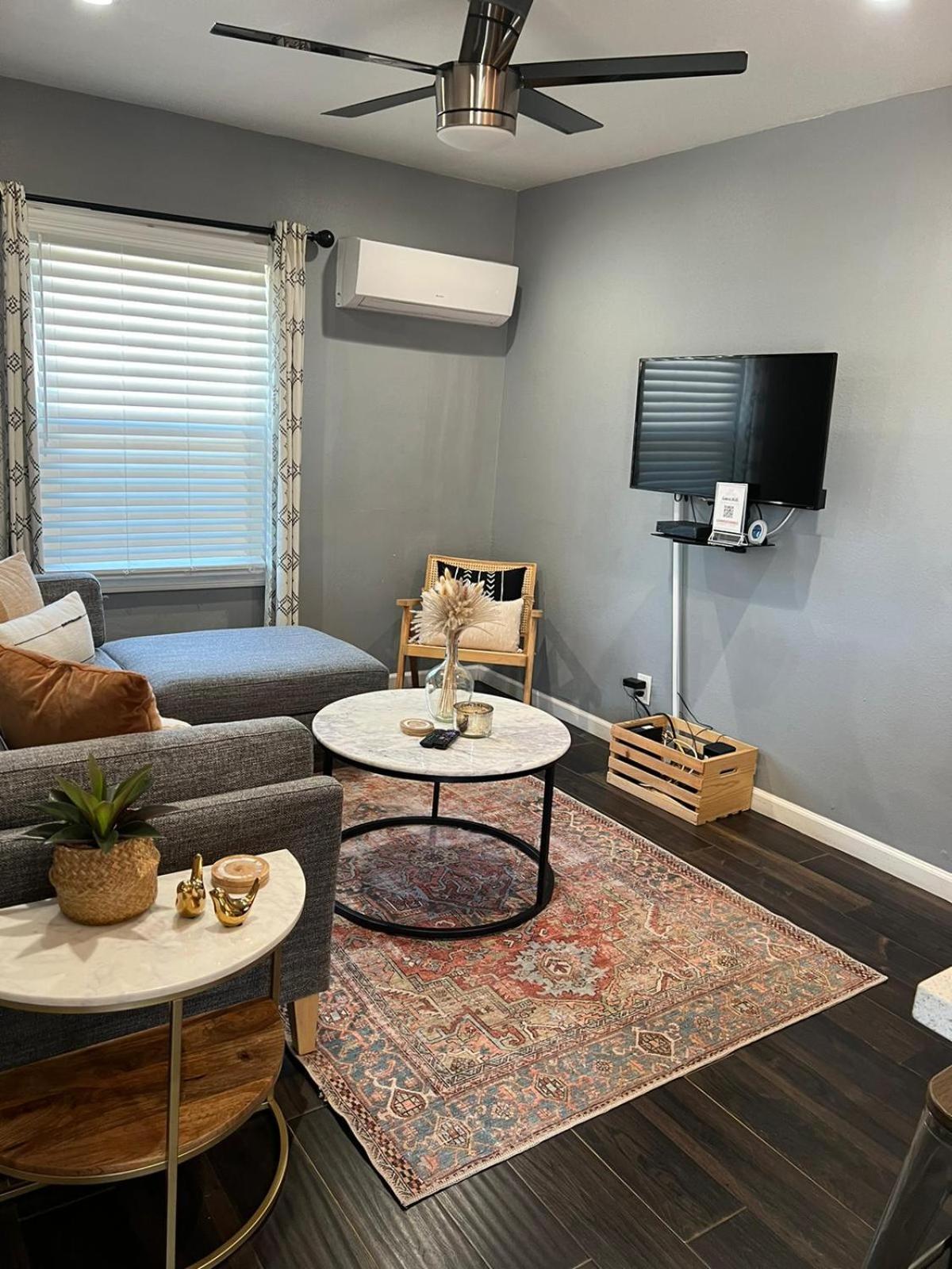 Apartment Located In Historic District Mins To Downtown, Beaches & Convention Center Лонг Бич Экстерьер фото